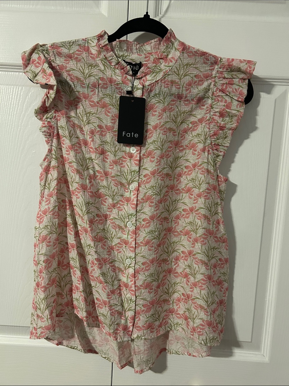 NWT Fate Pink Floral Ruffle Cap-Sleeve Button Top S